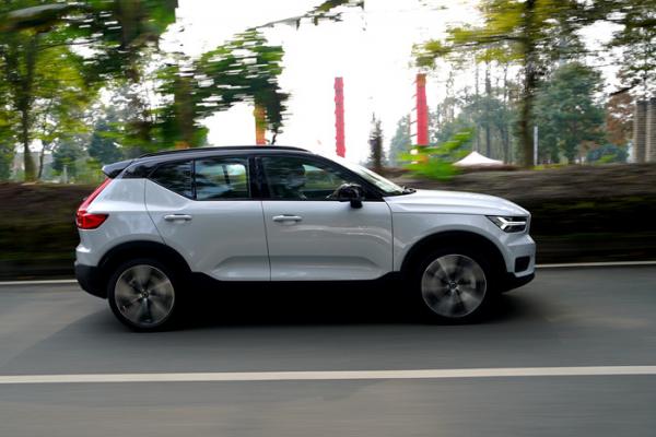 沃尔沃XC40 RECHARGE：纯电加上辅助驾驶,体验秒新势力？