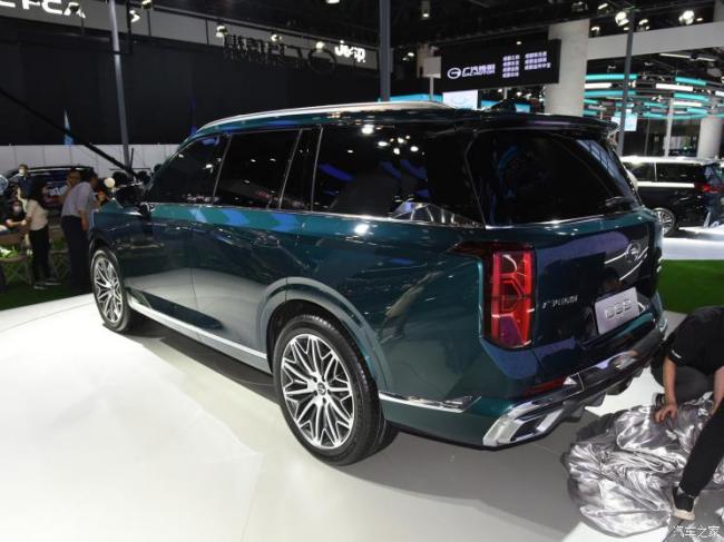 广汽乘用车 传祺GS8 2022款 2.0TM 混动四驱尊贵版 （七座）