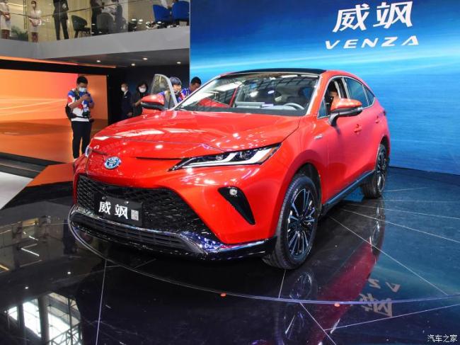 广汽丰田 威飒 2022款 双擎 2.5L CVT四驱尊贵版