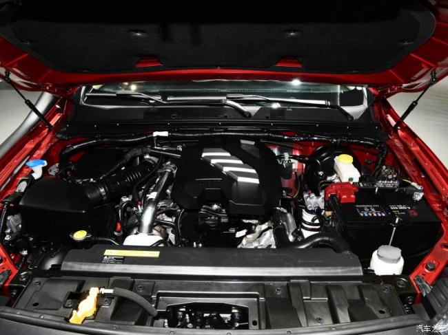 郑州日产 锐骐6 2021款 2.3T自动柴油四驱穿越版标准型M9T