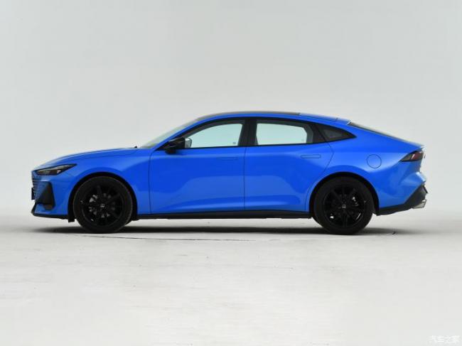 长安汽车 长安UNI-V 2022款 1.5T 基本型