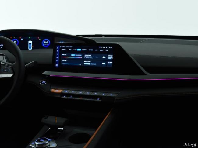 长安汽车 长安UNI-V 2022款 1.5T 基本型
