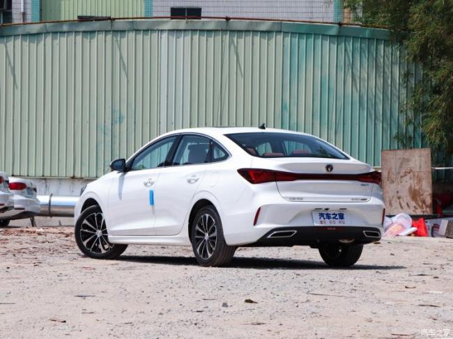 长安汽车 逸动 2022款 PLUS 蓝鲸NE 1.4T GDI DCT高配版