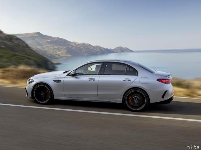梅赛德斯-AMG 奔驰C级AMG新能源 2023款 AMG C 63 S 4MATIC