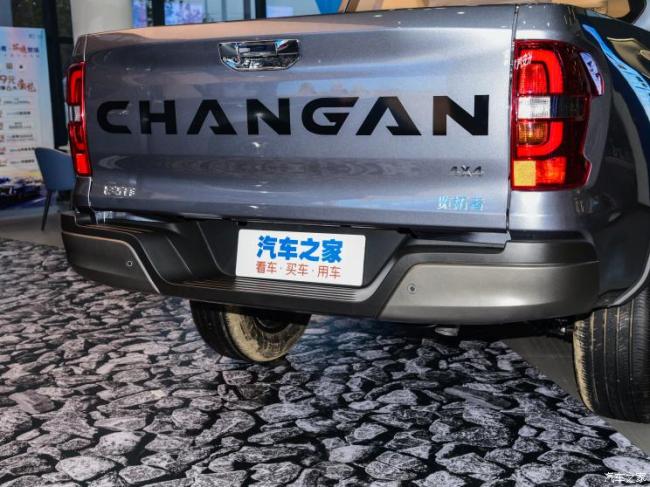 长安汽车 长安览拓者 2023款 2.0T自动两驱汽油领航型标箱