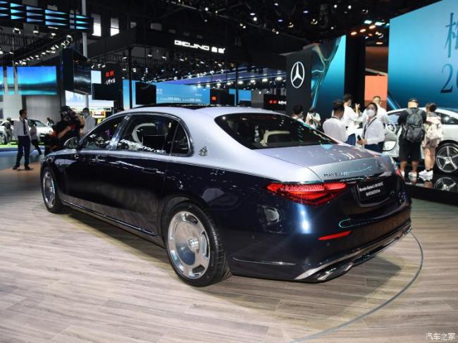 梅赛德斯-迈巴赫 迈巴赫S级 2023款 S 680 4MATIC 匠心高定首发版双色