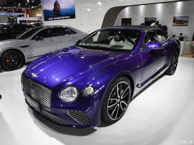宾利 欧陆 2022款 4.0T GT V8 Mulliner 敞篷版