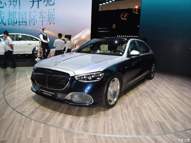 梅赛德斯-迈巴赫 迈巴赫S级 2023款 S 680 4MATIC 匠心高定首发版双色