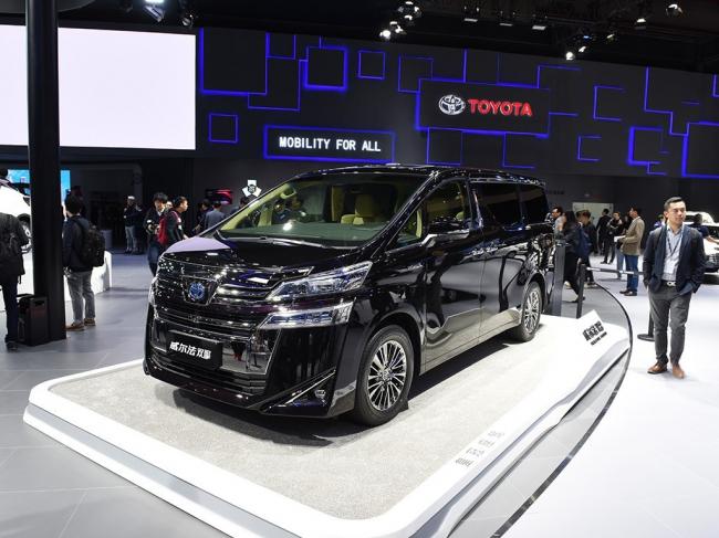 丰田(进口) 威尔法 2019款 双擎 2.5L HV尊贵版
