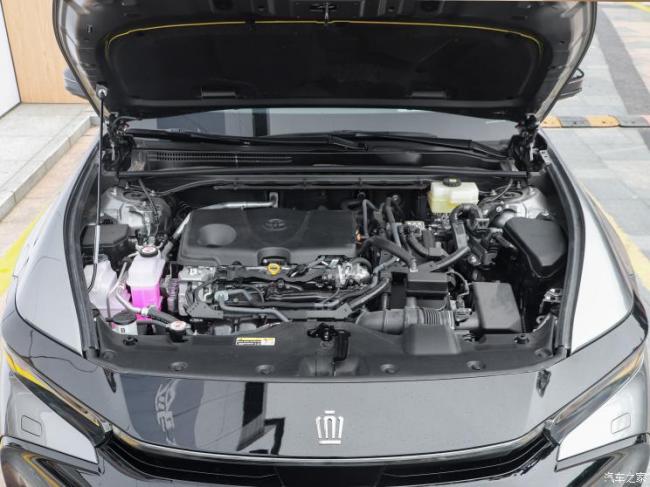 丰田(进口) 皇冠(进口) 2023款 2.5L SportCross HEV两驱尊贵版