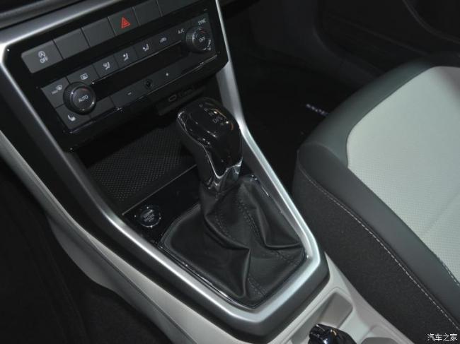 上汽大众 途铠 2023款 300TSI DSG基本型