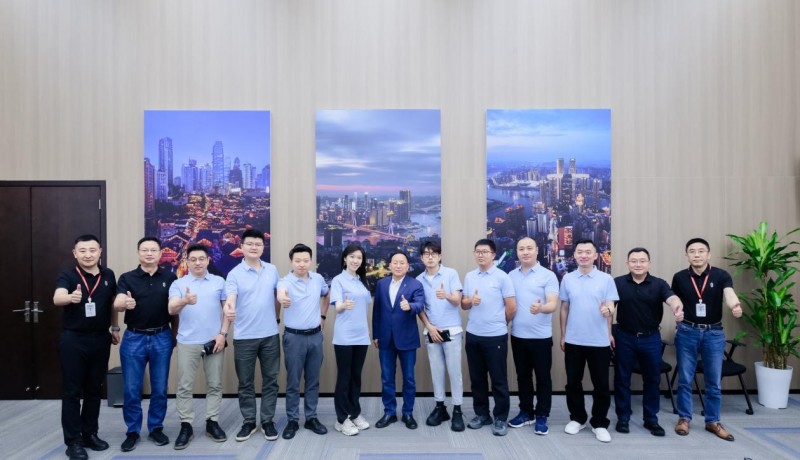 从用户中来，到研发中去，赛力斯张兴海与用户共话新豪华