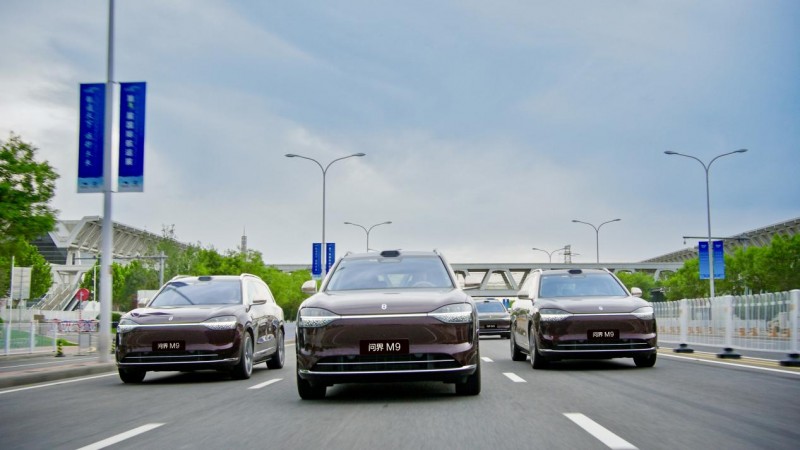 豪华品质备受认可，问界M9成2025天津夏季达沃斯接待用车