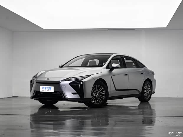 采用2.0L混动系统 全新雷克萨斯ES混动版亮相 有望于4月份上市