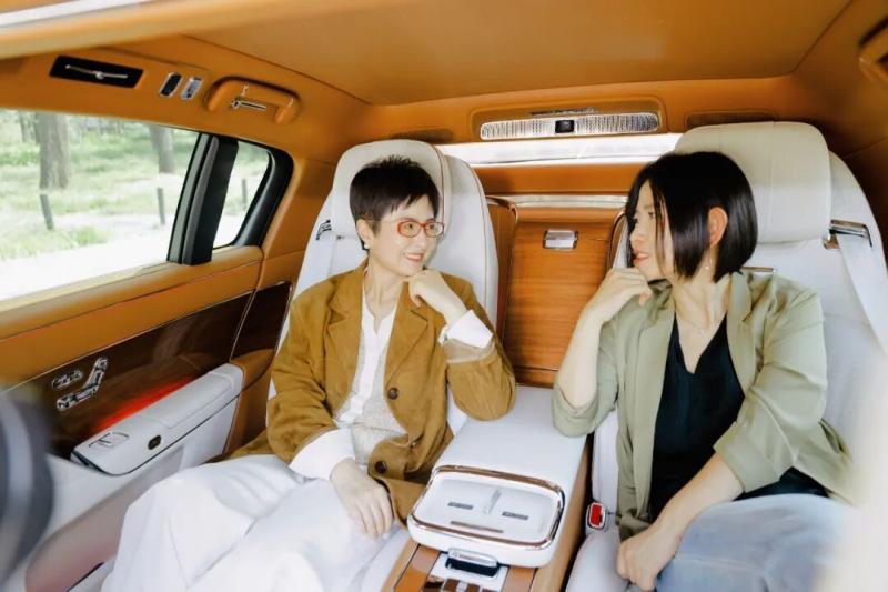 移动的高端会客厅：尊界S800如何成为精英圈层的“社交名片”